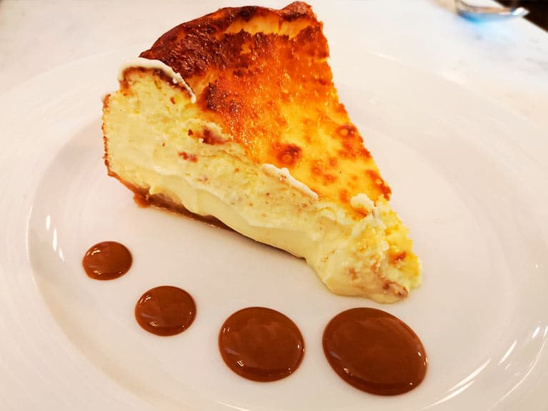 Sargo, the reef of Madrid, it's also a good choice for meat-eaters, cheesecake