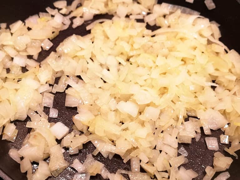 Cook this cheese and onion pie with just a few ingredients!, step 3
