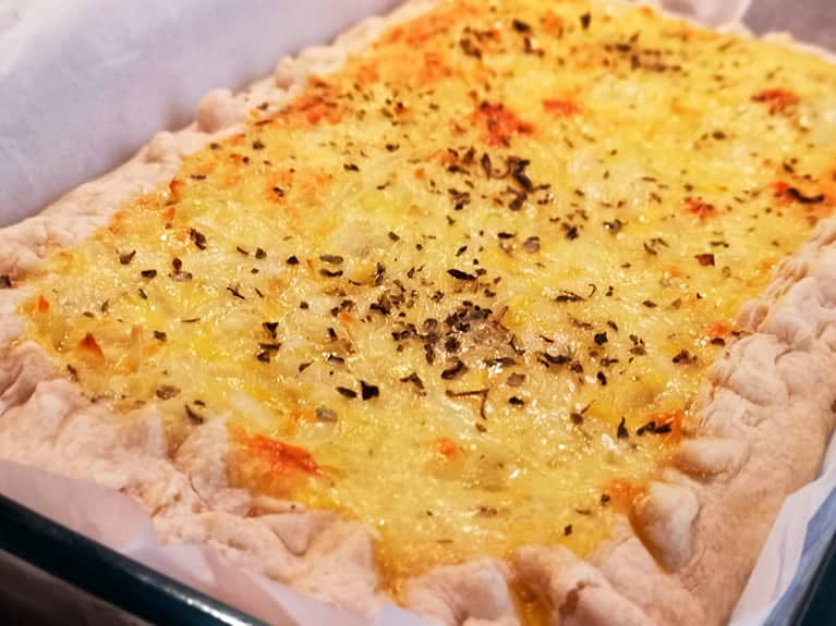 Cook this cheese and onion pie with just a few ingredients!, step 8