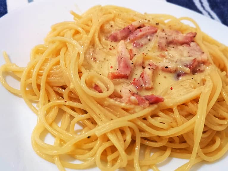 Spaghetti carbonara. The best pasta recipe ever!
