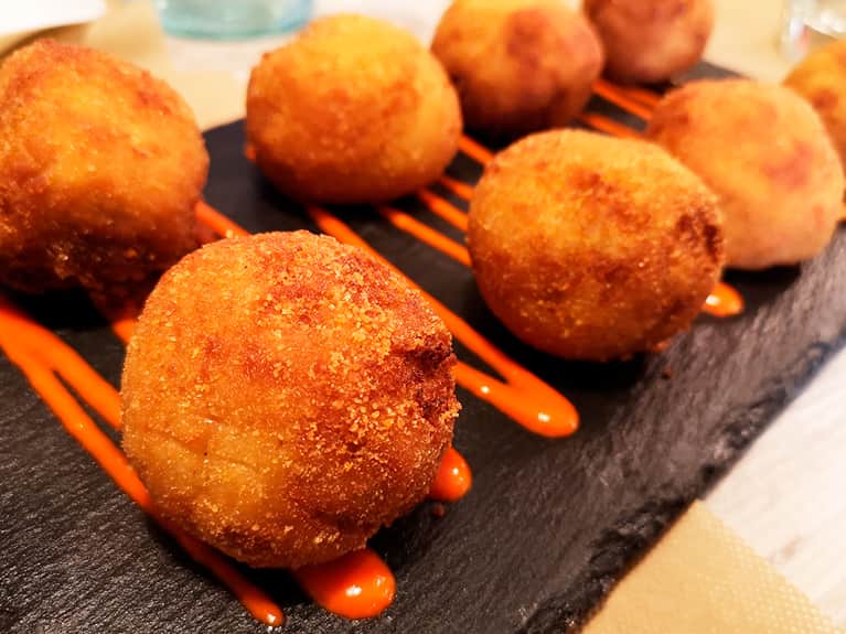 Where to eat cheap in Segovia? At El Redebal!, Suckling piglet croquettes