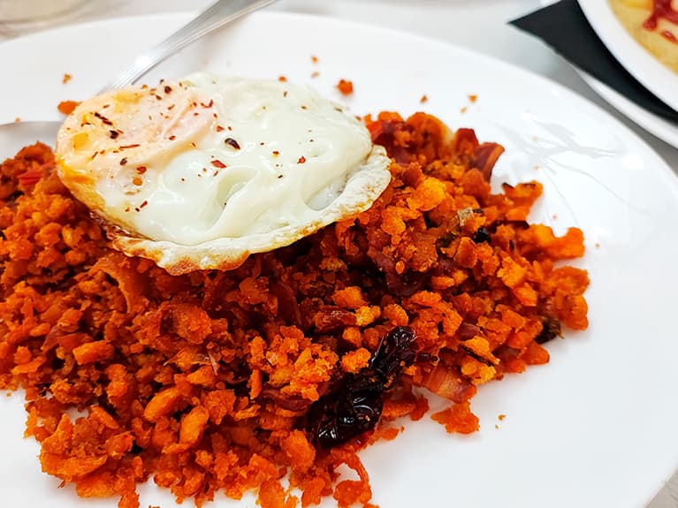 Where to eat in Jerte Valley?, migas with a fried egg