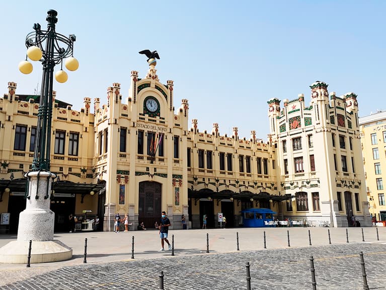 Another thing to  do in Valencia is travel back in time inside the North Station 