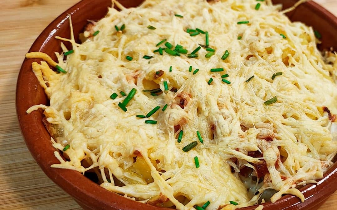 Spätzle with bacon and grated cheese. An exquisite recipe!