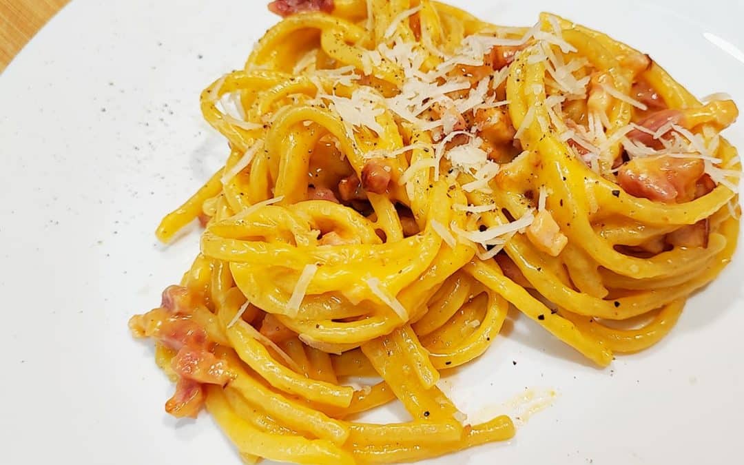Spaghetti carbonara. Discover the authentic recipe!