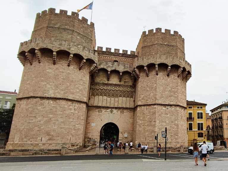 ¿Qué ver en Valencia? Torres de Serranos, los vestigios de la Edad Media