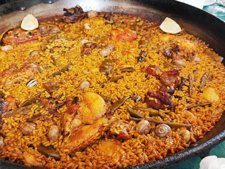 Alquería del Pou, the restaurant that prepares the best-rated paella in Valencia