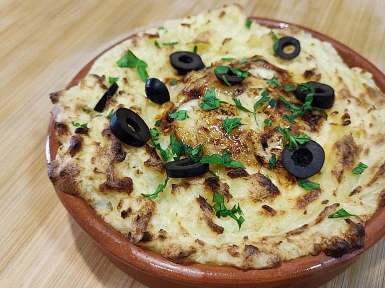 Result: bacalhau zé do pipo, an exquisite cod gratin with mayonnaise dish