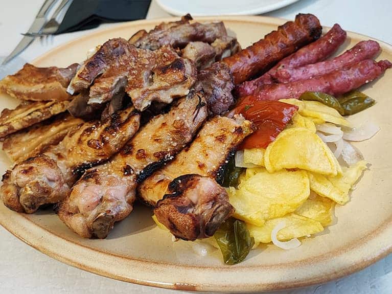 Barbecue for two people from Parrilla El Mirador, one of the best restaurants to eat in Bailén